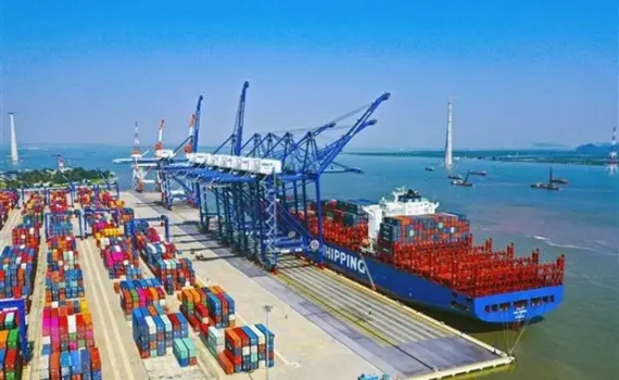 Cảng container Việt Nam - giám sát rung cẩu trục và thiết bị bốc xếp bằng Hansford Sensors